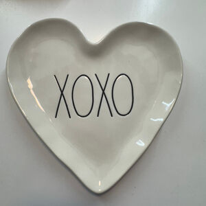 Rae Dunn Magenta Artisan Collection Heart XOXO Plate 8